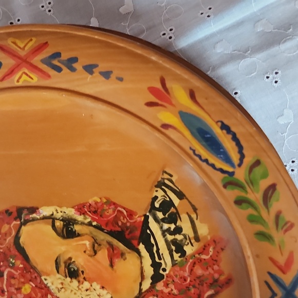 Hand-Painted Decorative Plate with Romanian Woman Portrait - Picture 3 of 6